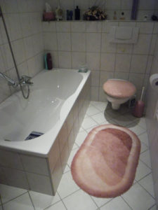 Badezimmer vor dem altersgerechten Umbau