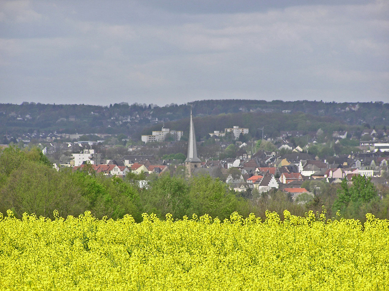 1280px Schwerte im Frühling